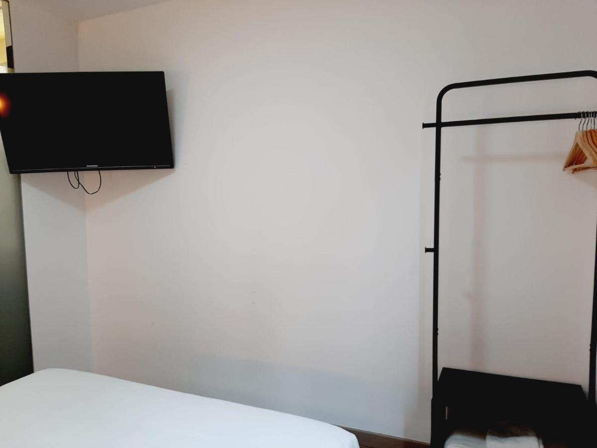 Hostal Laia By Gaiarooms Barcelona Zewnętrze zdjęcie