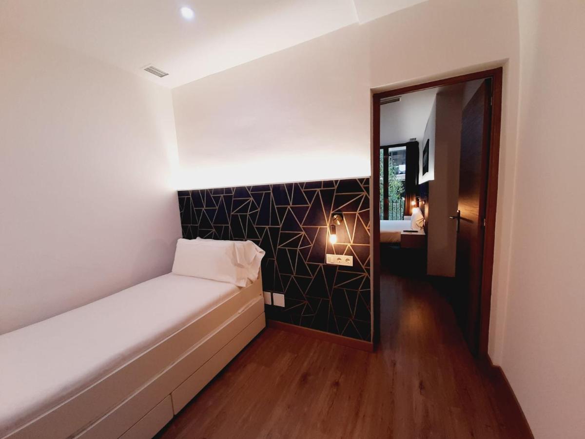 Hostal Laia By Gaiarooms Barcelona Zewnętrze zdjęcie